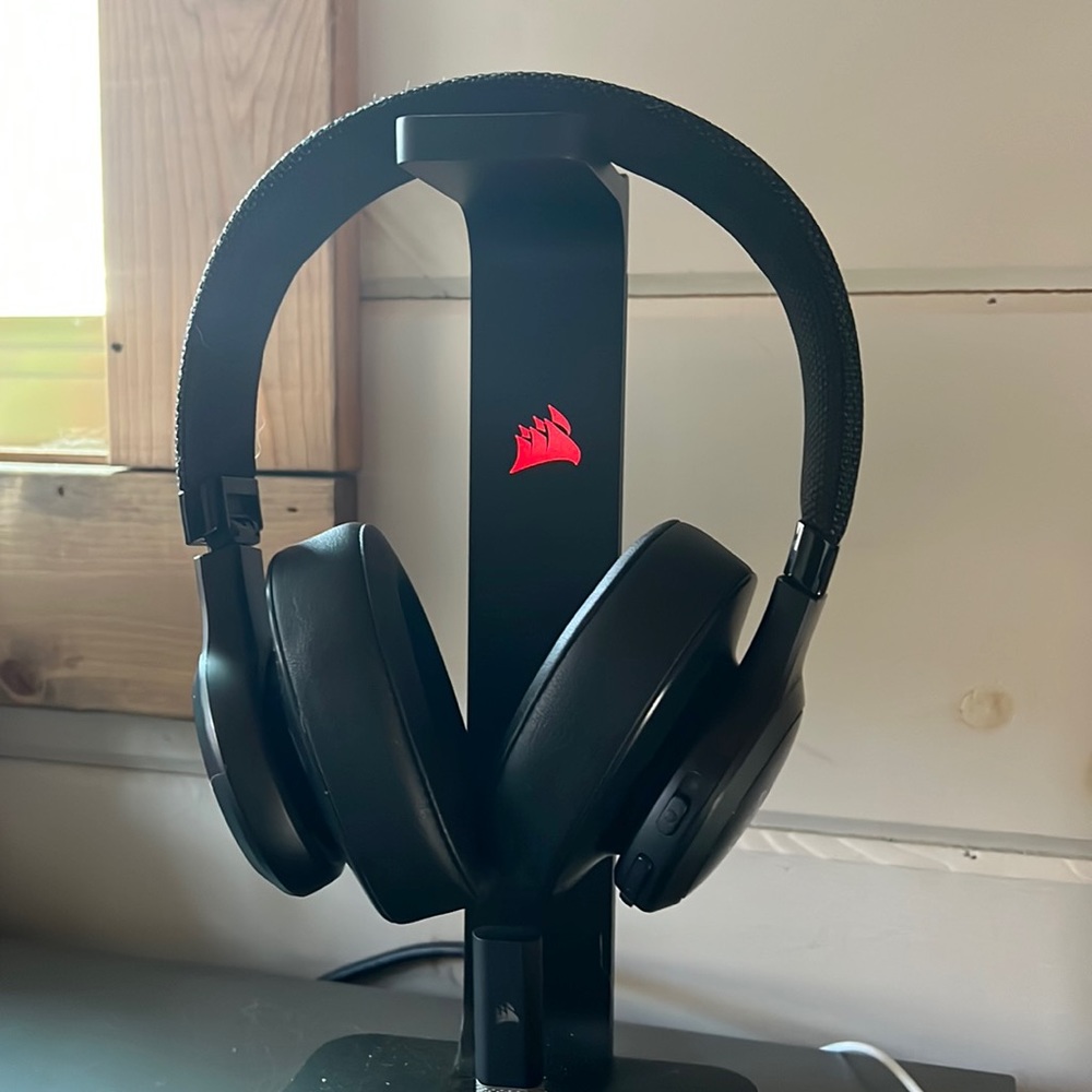 JBL LIVE 500BT Bluetooth Headphones